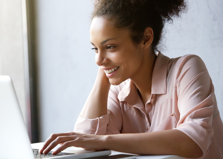 A women working on laptop